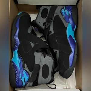 Size 6Y. Lightly worn.